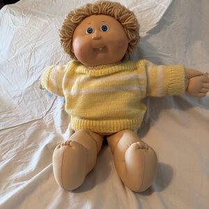 Vintage Cabbage Patch Doll Cloth Body Brownish/blond w blue eyes Yellow Sweater